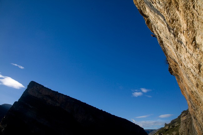 James McHaffie casually onsighting another three star 8a at Terradets, Spain.  © Jack Geldard