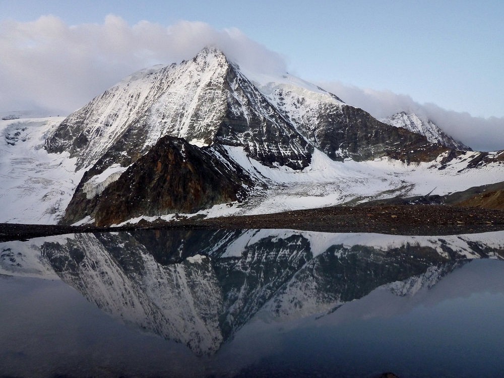 Mt Blanc de Cheilon early morning reflection en route to La Luette  © timhowes