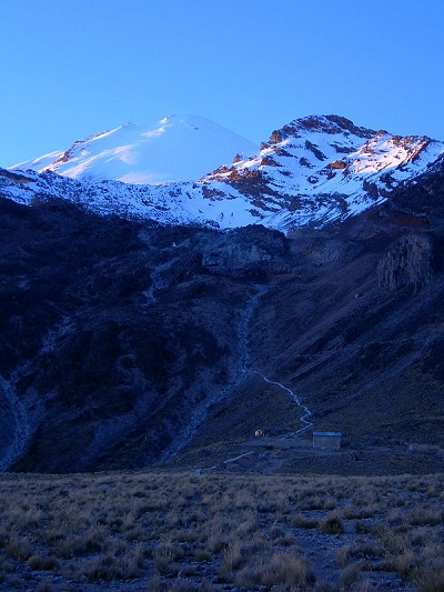 Orizaba's summit and Piedra Grande hut  © Dan Bailey