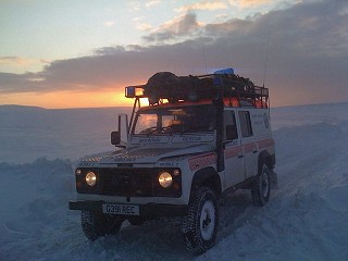 Old Landrover, going out to pasture  © Glossop MRT