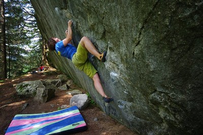 Working an 8A in the Weir Secteur in Zillertal  © Clare Curling
