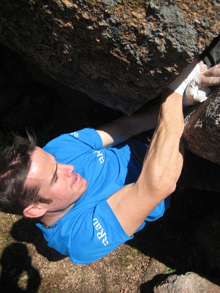 Tom, bouldering the desperate Desiderata  © Pete Whittaker / Tom Randall