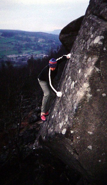 Kevin Thaw soloing Benign Lives, E6/7 ish, Froggatt Edge  © Kevin Thaw Collection