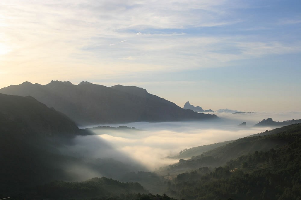 View over teh Guadalest Valley at Sunrise  © Tom Phillips