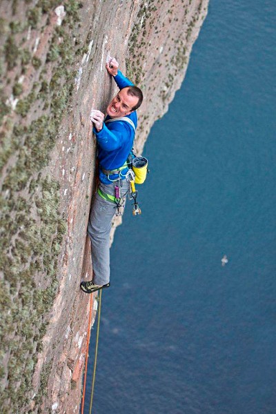 Dave MacLeod and his 1000ft ascent of St John's Head on the Island of Hoy  © © Lukasz Warzecha - LWimages.co.uk