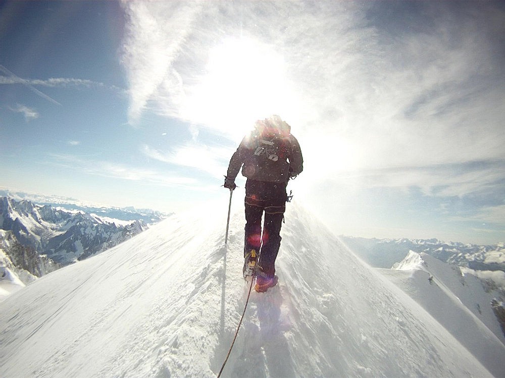Approaching the summit of Mont Blanc  © Leigh Ritchie