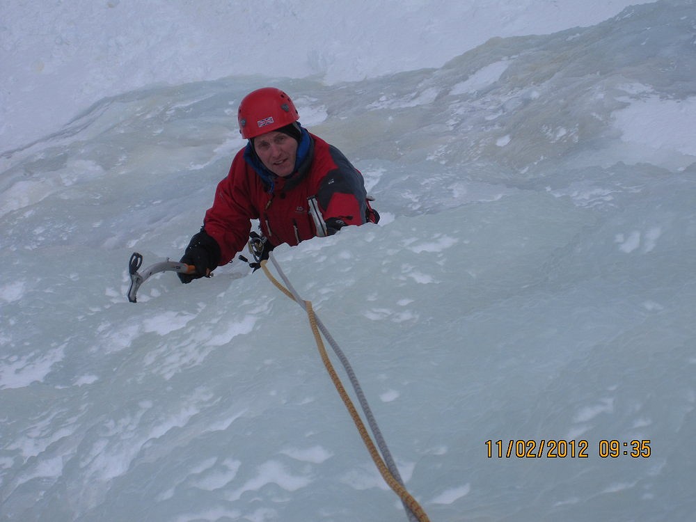 Gaz seconding first pitch  © andic