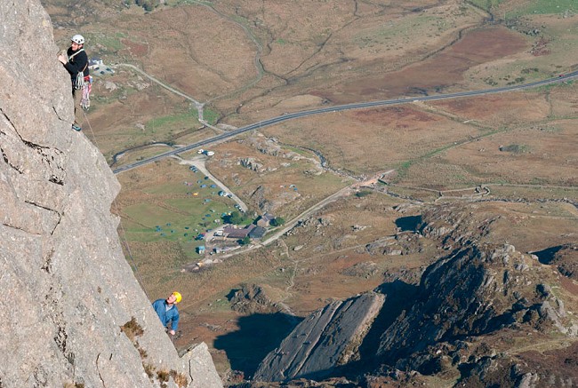 Multi-pitch climbing in North Wales. Climbers: Alex Eve and Mick Ryan  © Alan James