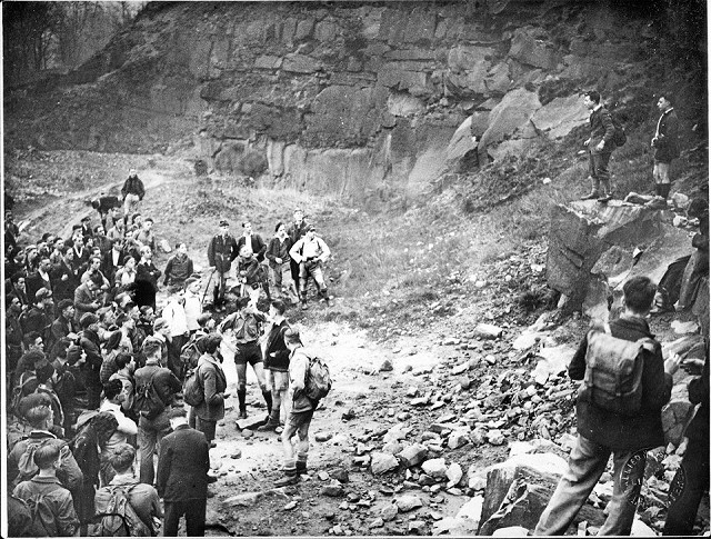 Benny Rothman addresses the crowd in a quarry near Hayfield  © Willow Publishing