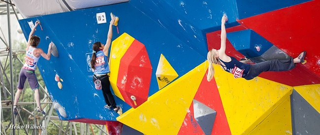 Shauna Coxsey competing in the Chongqing round of the Bouldering World Cup 2012  © Heiko Wilhelm