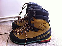 Premier Post: Mountaineeri Boots-La Sportiva Nepal Extreme £150