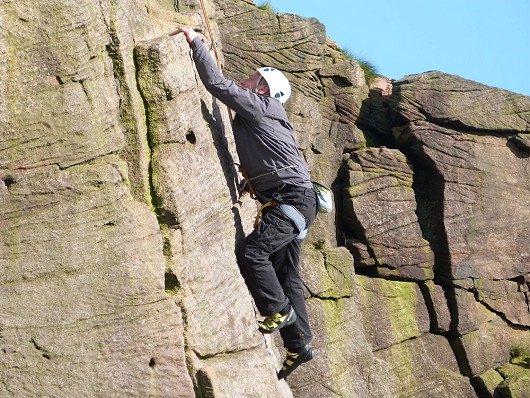 Robin 2nding on Nozag (VS 4c) at castle naze with the crux move now behind him  © PeteWilson