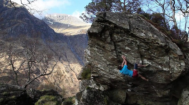 Dave MacLeod on the first ascent of his new boulder problem The Natural Method  © Dave MacLeod (Screen shot from video)