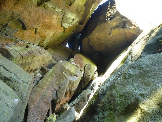 Looking up Raven Rock Gully  © chappers909