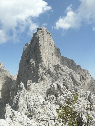 The West Ridge of the Sasso d’Ortiga viewed from the summit of the Pala del Refugio.  © Tania Noakes