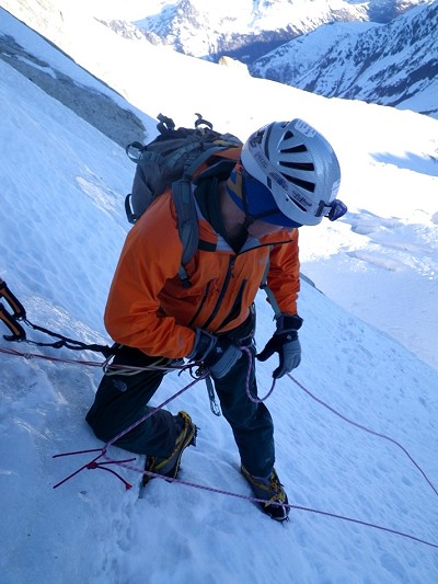 Final V thread in the Couturier Couloir. Photo Tom Grant.  © Charlie Boscoe