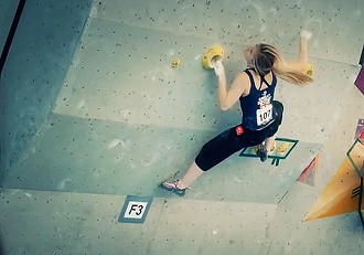Shauna Coxsey competing at Innsbruck 2012  © Udo Neumann (Screen shot from video)