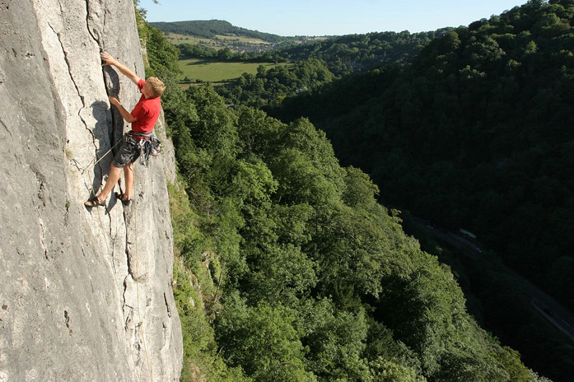 Steve Ramsden on Original Route at High Tor  © Adrian Berry