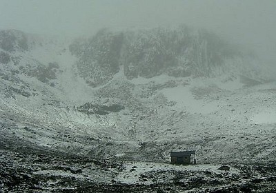 Hutchison Hut in May  © nick nc