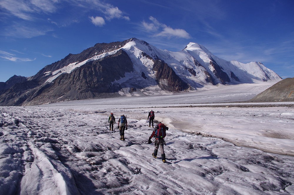 Alestch Glacier Travel.  © tianshanvirgin