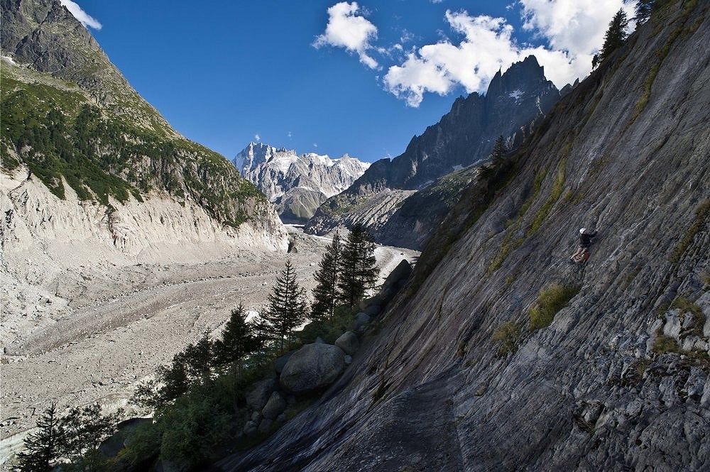 Spectacular craging by the Mer de Glace  © tony4433