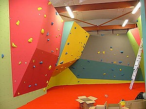 NEW Birmingham Bouldering in the City Centre, Lectures, market research, commercial notices Premier Post, 2 weeks @ GBP 25pw