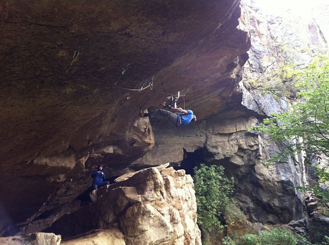 Andy Turner climbing Sub Rosa into Marginal Gains.  © Tom Broadbent