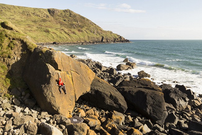 The author testing the Recon on a highball at Porth Ysgo  © Rob Howell
