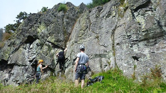 General view of crag with climber on Grassy Corner.  © Laura Hamlet