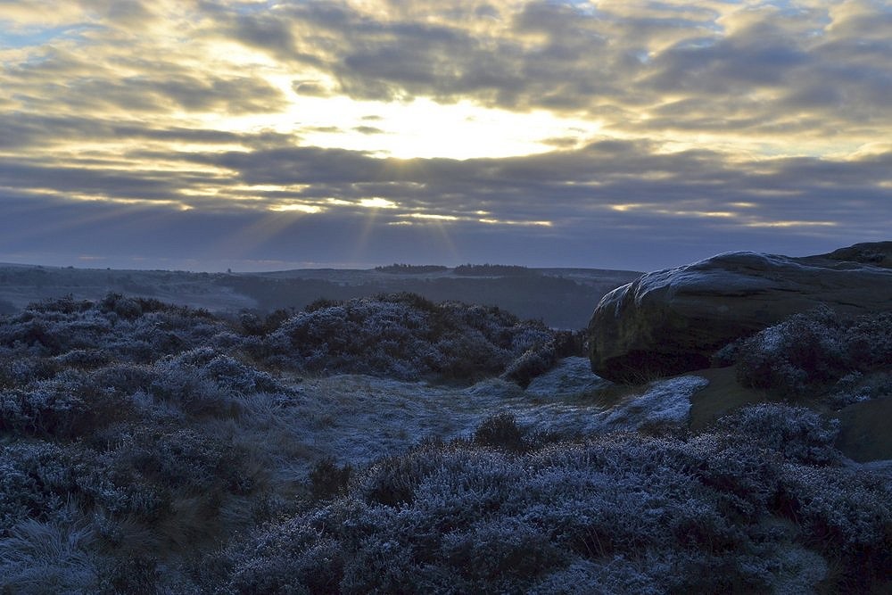 Early morning above Millstone  © dazhill
