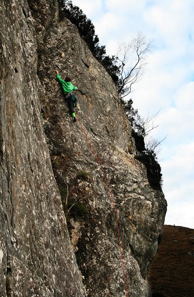 Psychopomp (6b) at Creag nan Luch is a fine example of the immaculate gneiss outcrops to be found on the west coast  © Topher Dagg and Sebastien Rider