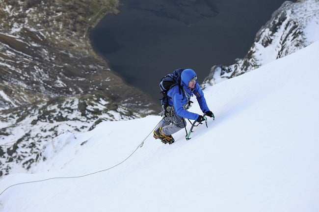 Stu McAleese romping up perfect neve in North Wales with the DMM Apex axes  © Ray Wood