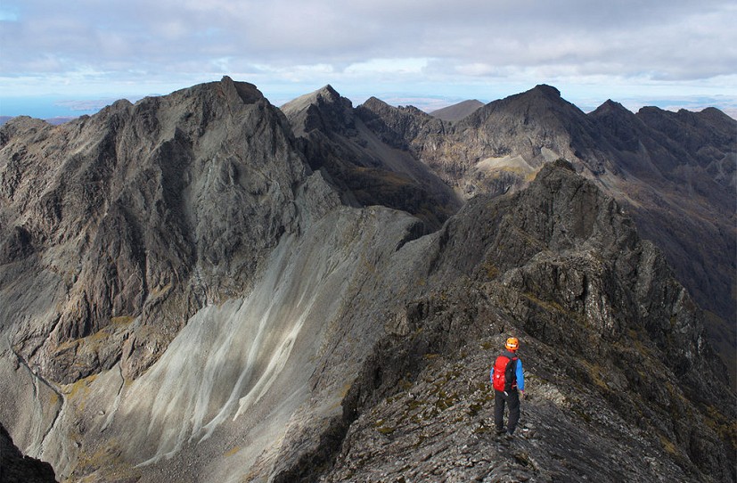Cuillin Rooftop: on Sgurr Thearlaich  © kwoods