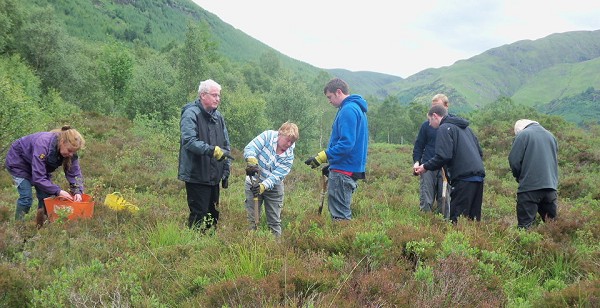 Last year's group working at Kintail  © Julie McElroy