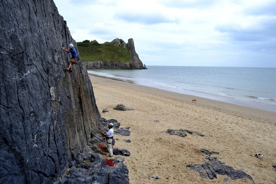 A typical day climbing at Tor Bay with Dan Harris on Stella (VS 4C)  © Stuart Llewellyn