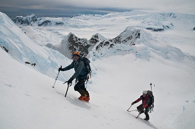 Derek Buckle and Bjorn Riis-Johannessen on first ascent of Alencar Peak via the the NE spur  © Phil Wickens