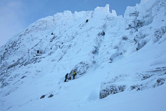 Climbers on Coire an t-Sneachda.  © alfonsobonzo