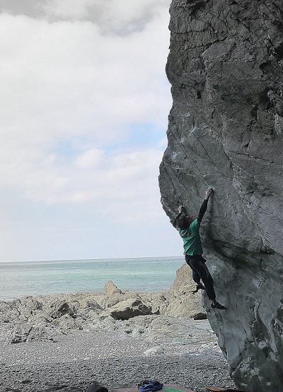 Tom Newberry on his new problem Pipeline (8A+)  © Tom Newberry Collection