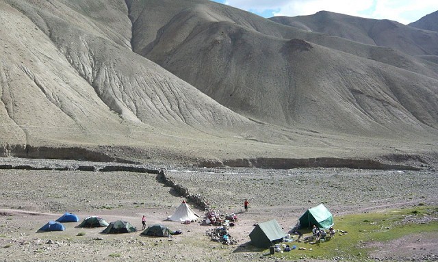 Wild camping in Ladakh, India  © Rebecca Coles