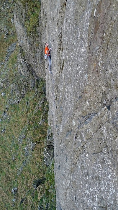 James McHaffie on the lonely wall of Margins of the Mind, E7/8 6c  © Calum Muskett