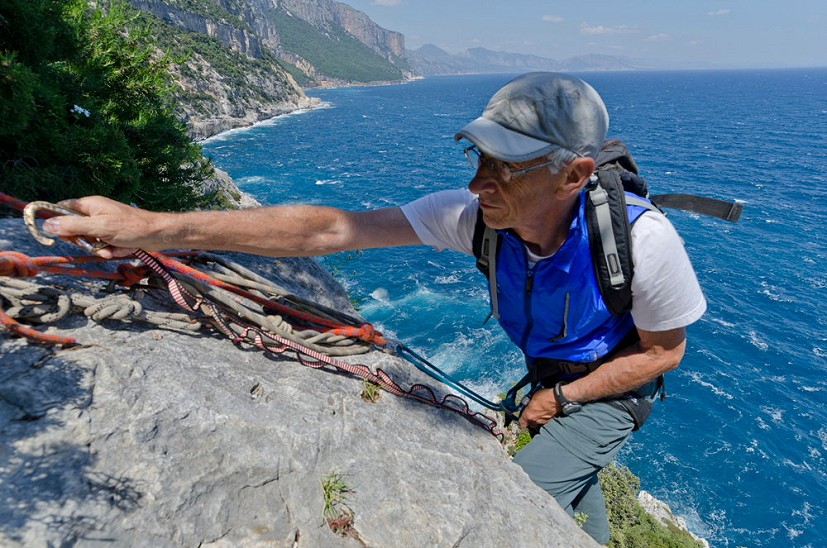 Mario Verin at one of the abseils  © Mario Verin and Giulia Castelli
