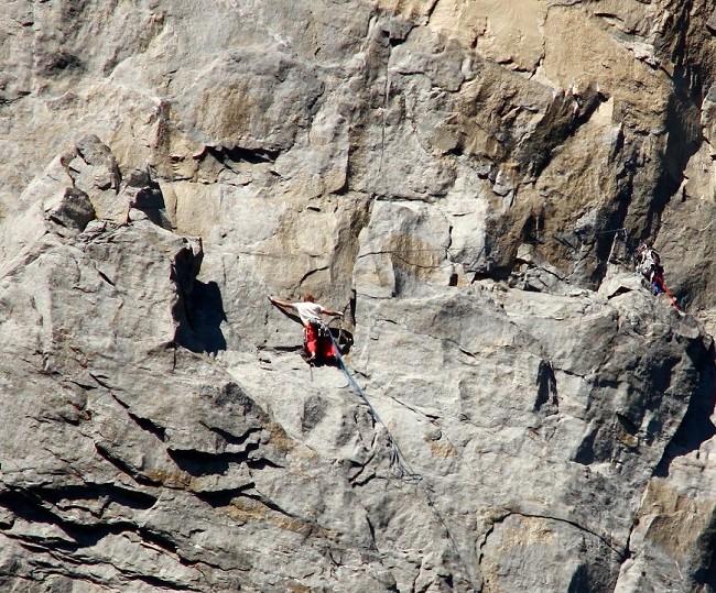 Chris climbing the 'Grey Bands Traverse' pitch on the first British NIAD solo.  © Tom Evans
