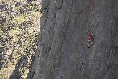 Calum Muskett making the 6th ascent of The Indian Face, E9 6c, Cloggy  © Mark Reeves