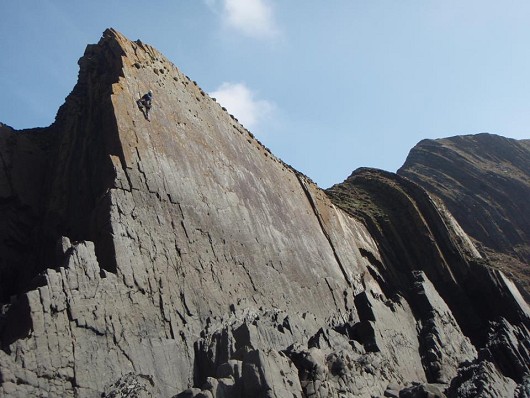 Climbing at Gull Rock  © Joel Perkin