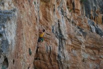 Ben Ely on the easier top section of Fran sin Natra at Desplomilandia
