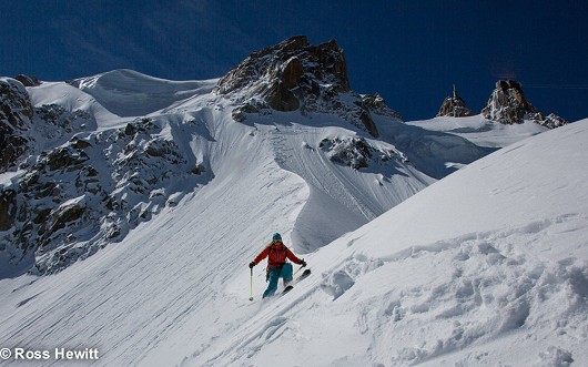 Minna enjoying 'once in a lifetime' Alaskan powder while riding the spine on the Frendo Spur  © Ross Hewitt