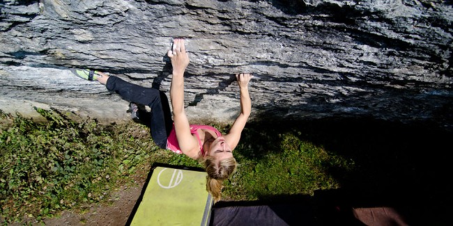 Shauna Coxsey climbing a variation to 'A Bigger Belly' 8A+  © Nick Brown