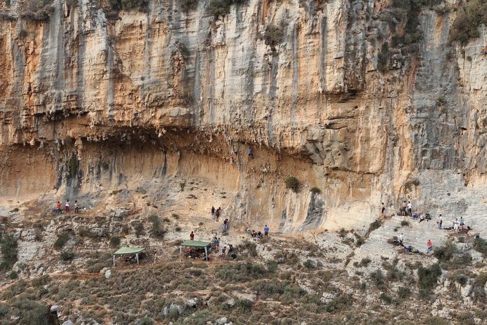 The crag at Amchit  © Jad Khoury