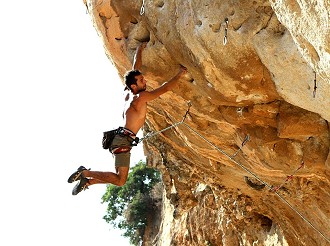 Lebanese climber George Emil on his project  © Jad Khoury