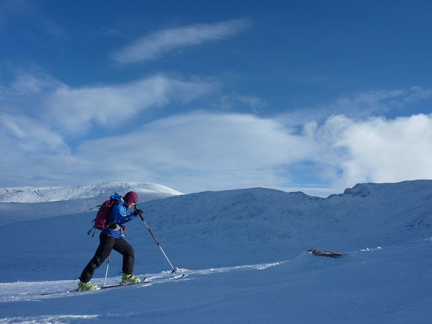 Skinning up in the northern Cairngorms  © Di Gilbert